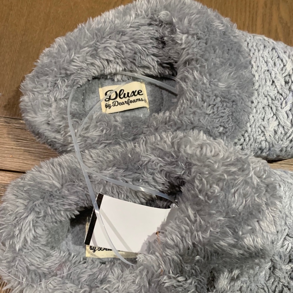 Slippers - Picture 3 of 5